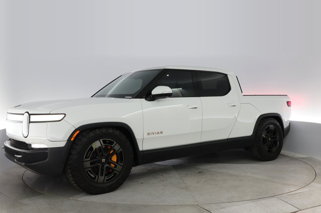 2022 Rivian R1T — photo 10 of 26