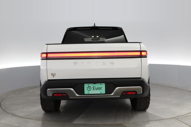 2022 Rivian R1T — photo 8 of 26
