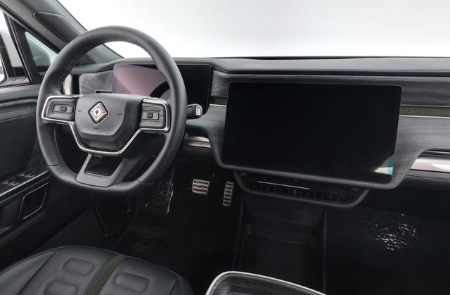 2022 Rivian R1T — photo 3 of 26