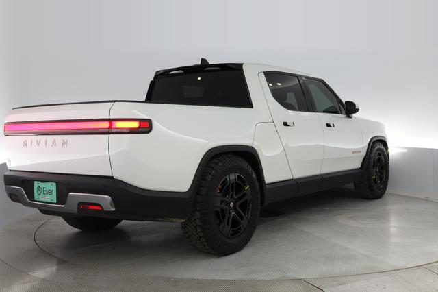 2022 Rivian R1T — photo 2 of 26