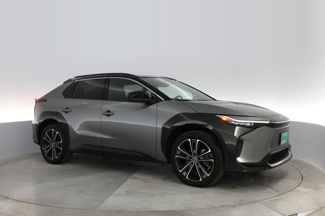 2023 Toyota bZ4X — photo 8 of 33