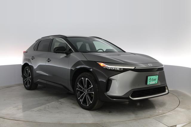 2023 Toyota bZ4X — photo 7 of 33