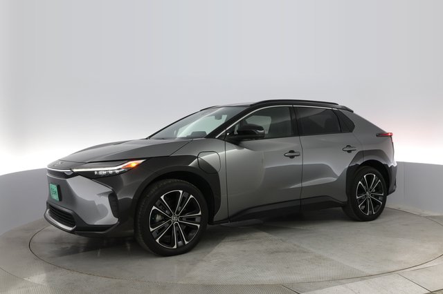 2023 Toyota bZ4X — photo 12 of 33