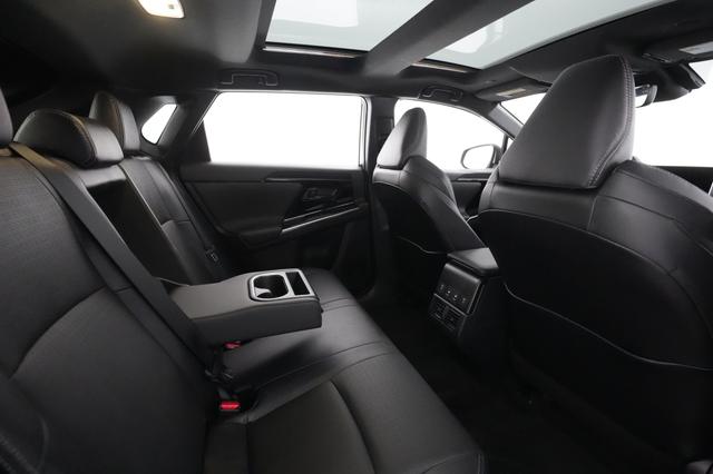 2023 Toyota bZ4X — photo 3 of 33