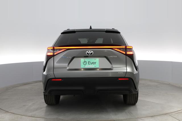 2023 Toyota bZ4X — photo 10 of 33