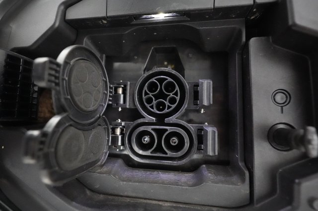 2023 Toyota bZ4X — photo 23 of 33