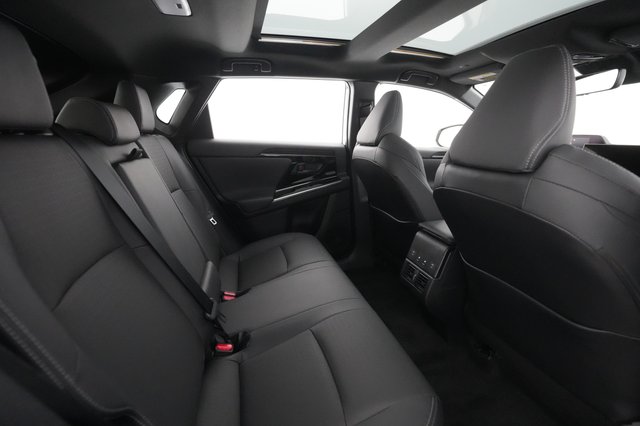 2023 Toyota bZ4X — photo 3 of 21