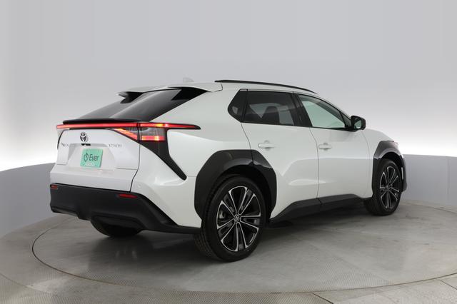 2023 Toyota bZ4X — photo 2 of 21