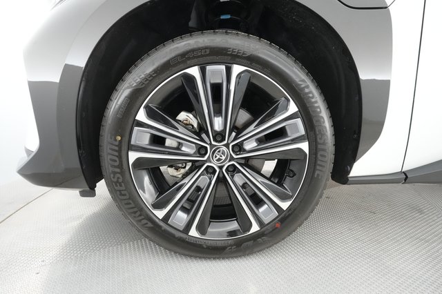 2023 Toyota bZ4X — photo 11 of 21