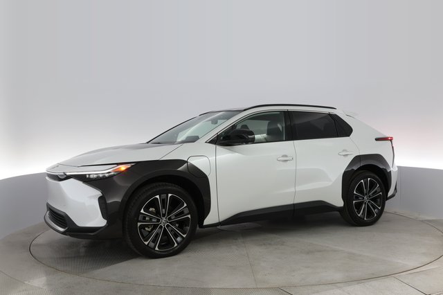 2023 Toyota bZ4X — photo 10 of 21