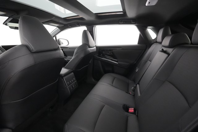 2023 Toyota bZ4X — photo 16 of 21