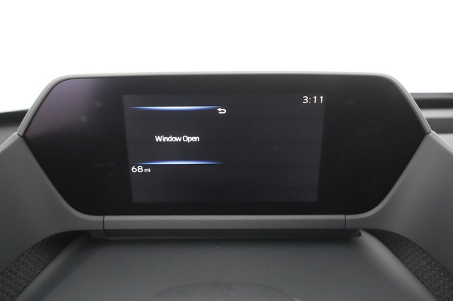 2023 Toyota bZ4X — photo 4 of 21