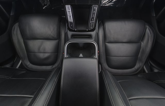 2022 Jaguar I-Pace — photo 17 of 32