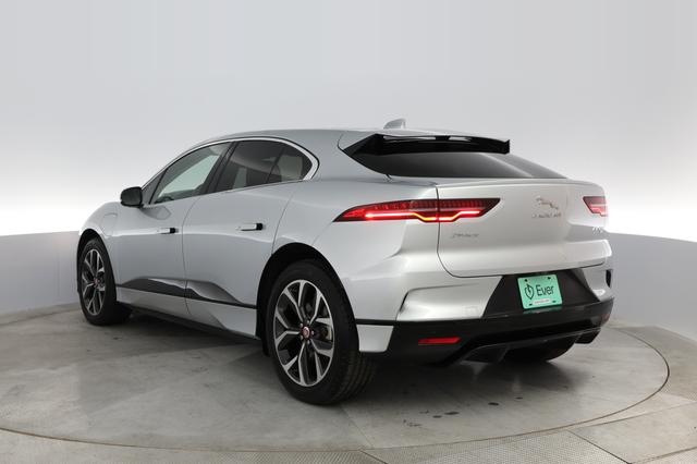 2022 Jaguar I-Pace — photo 10 of 32
