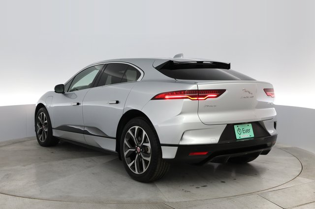2022 Jaguar I-Pace — photo 10 of 32