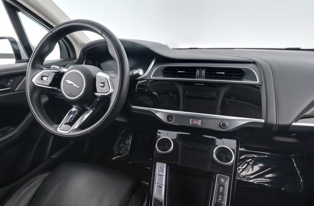 2022 Jaguar I-Pace — photo 3 of 32