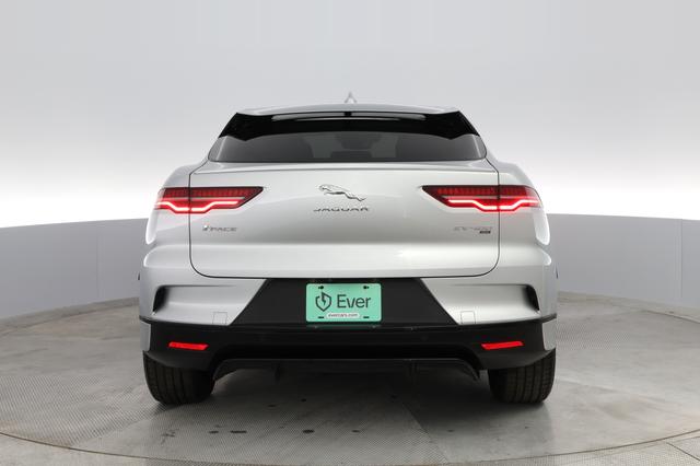 2022 Jaguar I-Pace — photo 9 of 32
