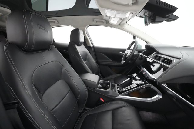 2022 Jaguar I-Pace — photo 20 of 32