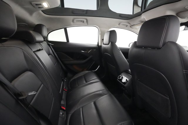 2022 Jaguar I-Pace — photo 4 of 32