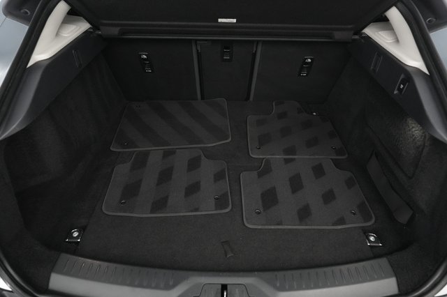 2022 Jaguar I-Pace — photo 24 of 29