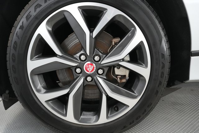 2022 Jaguar I-Pace — photo 14 of 29
