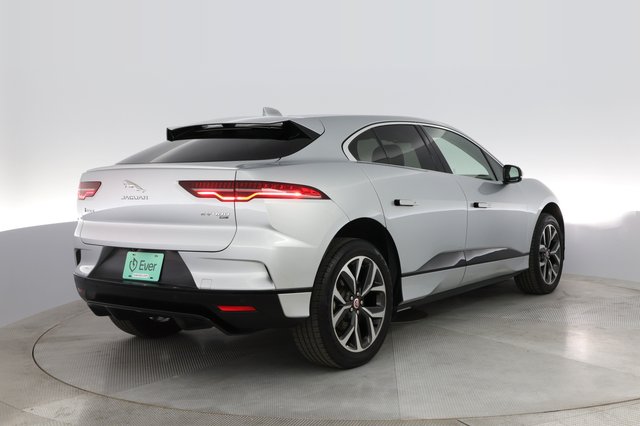 2022 Jaguar I-Pace — photo 10 of 29