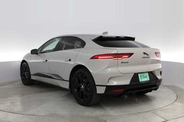 2022 Jaguar I-Pace — photo 10 of 27