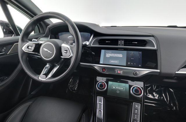 2022 Jaguar I-Pace — photo 3 of 27