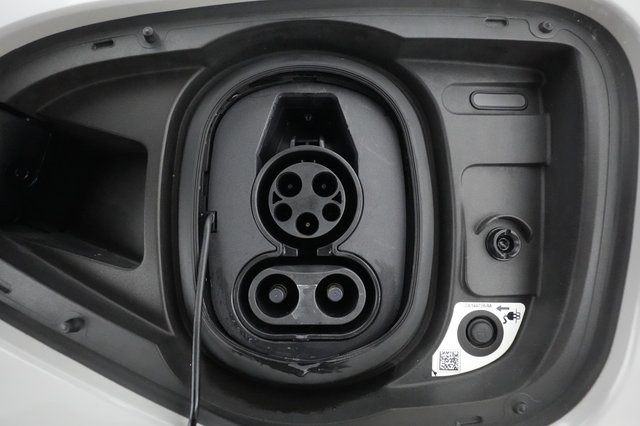 2022 Jaguar I-Pace — photo 25 of 27