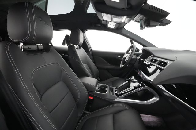 2022 Jaguar I-Pace — photo 20 of 27