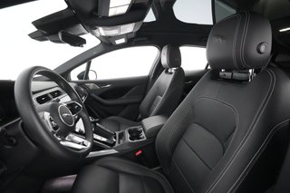 2022 Jaguar I-Pace — photo 18 of 27