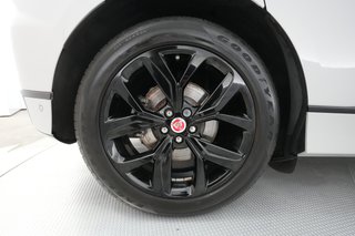 2022 Jaguar I-Pace — photo 15 of 27