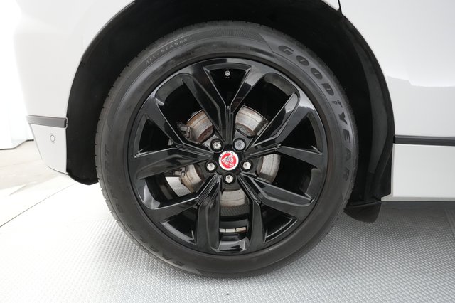 2022 Jaguar I-Pace — photo 15 of 27