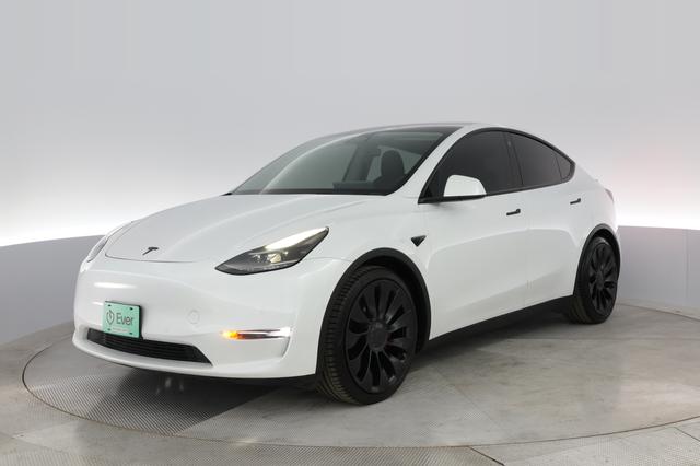 2022 Tesla Model Y — VIN 7SAYGDEF1NF390153