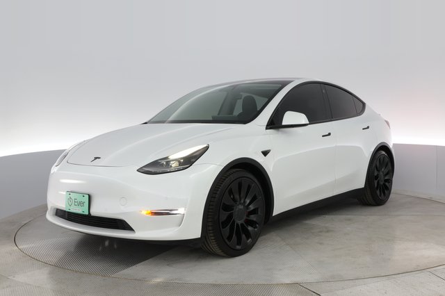 2022 Tesla Model Y — VIN 7SAYGDEF1NF390153