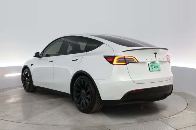 2022 Tesla Model Y — photo 10 of 41