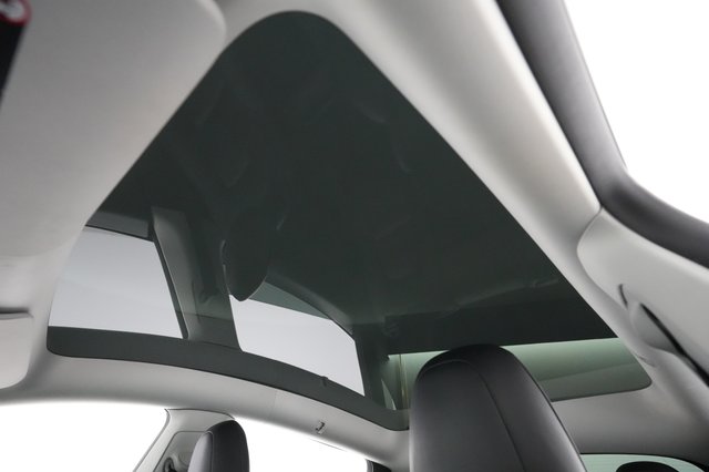 2022 Tesla Model Y — photo 23 of 41