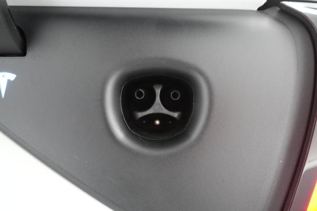 2022 Tesla Model Y — photo 8 of 41