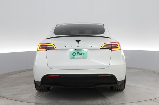 2022 Tesla Model Y — photo 9 of 41