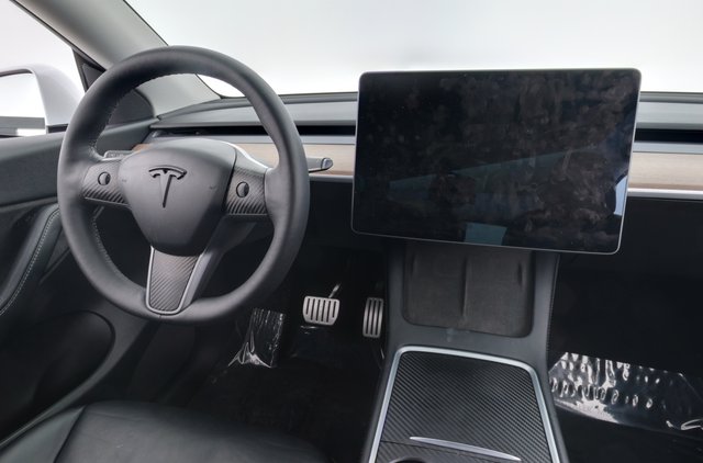 2022 Tesla Model Y — photo 22 of 41