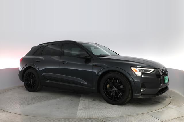 2021 Audi e-tron — photo 7 of 30