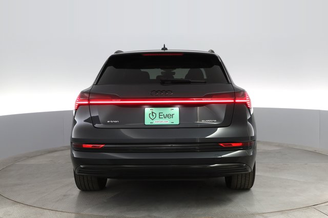 2021 Audi e-tron — photo 8 of 30
