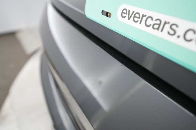 2021 Audi e-tron — photo 25 of 30