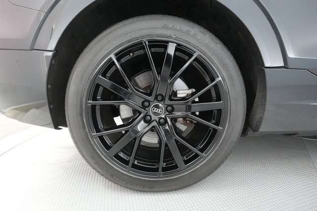 2021 Audi e-tron — photo 14 of 30