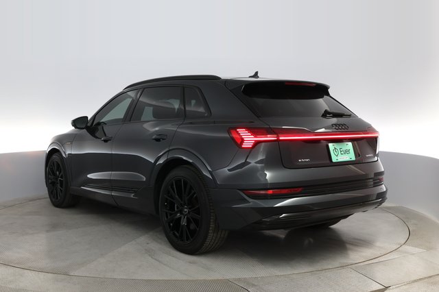 2021 Audi e-tron — photo 9 of 30