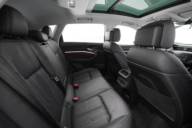 2021 Audi e-tron — photo 3 of 30