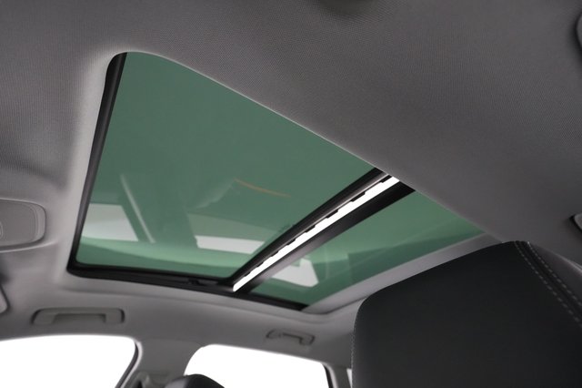 2021 Audi e-tron — photo 18 of 30