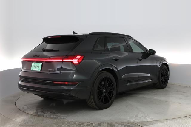 2021 Audi e-tron — photo 2 of 30