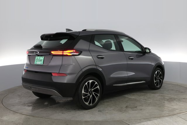 2022 Chevrolet Bolt EUV — photo 2 of 21