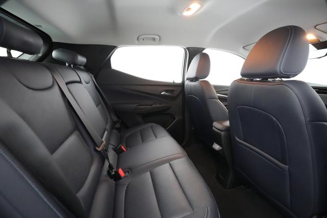 2022 Chevrolet Bolt EUV — photo 3 of 21